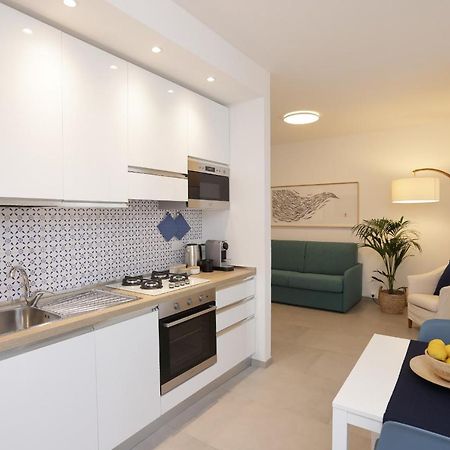Adamaina - Sea View Apartment With Private Garage Sestri Levante Bagian luar foto