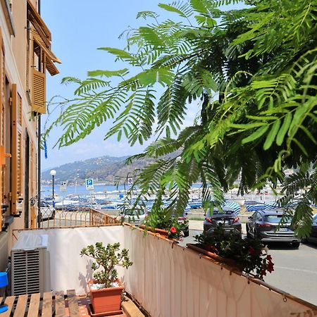 Adamaina - Sea View Apartment With Private Garage Sestri Levante Bagian luar foto