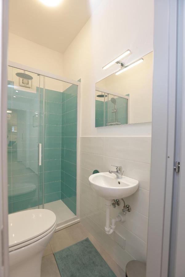 Adamaina - Sea View Apartment With Private Garage Sestri Levante Bagian luar foto